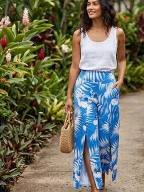 Favant Hawaii Women's Size M Blue Floral Print Wide Slit Leg Rayon Pull On Pants